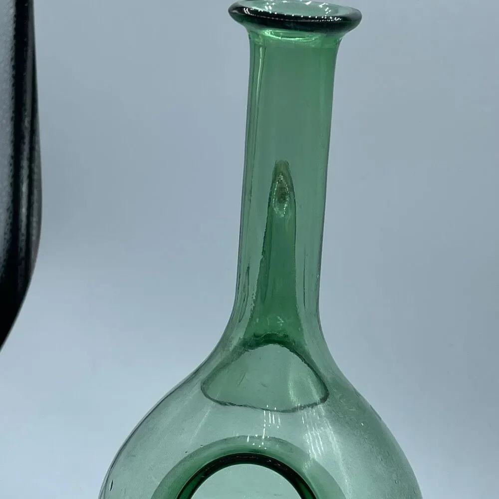 Vintage Italian wine decanter green glass chill without watering down.